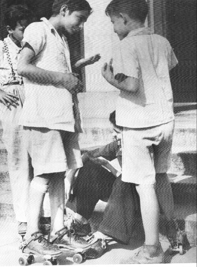 farol-1950-patinadores-ninos