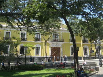 3-casa-amarilla